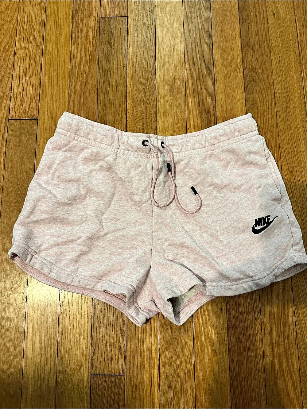 Nike Sportswear Club Fleece Mid-Rise Shorts Pink Medium